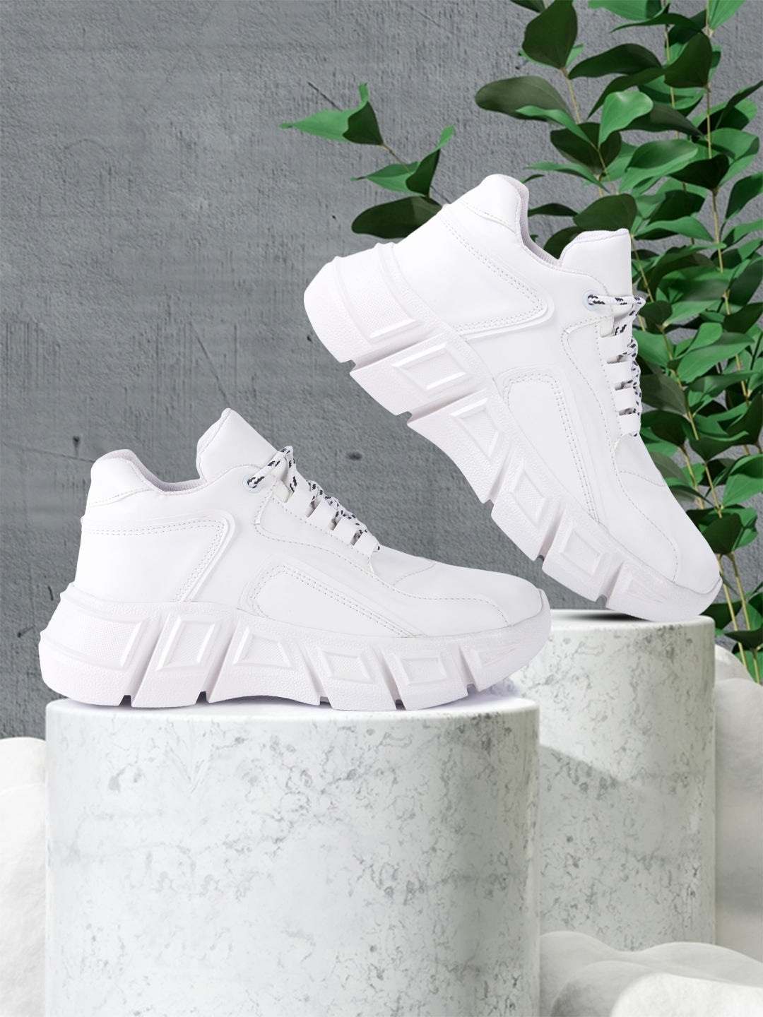 White Solid Mid-Top Lightweight Sneakers