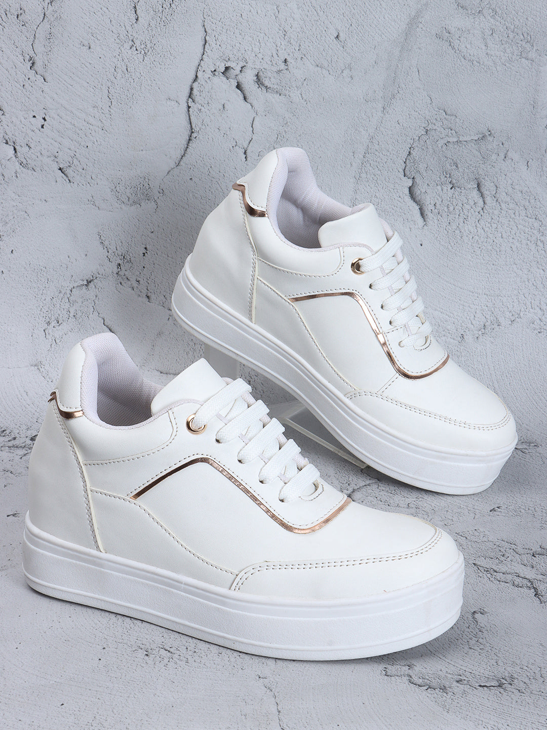 Solid Lace-Ups Lightweight Sneakers